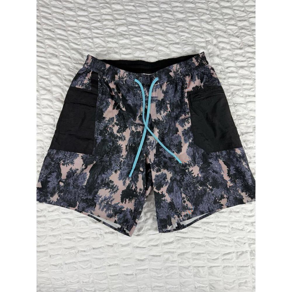 Lululemon Water Repellent Hiking Shorts Men's Medium M Activewear